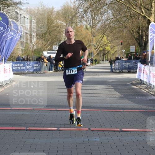 12.04.2026 - 45. Internationalen Wilhelmsburger Insellauf Strokosch-Dieckow http://msf.ph/oto/9451658 12.04.2026 10:16:38 Ziel 3113 meine-sportfotos.de