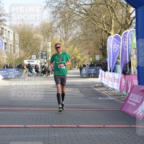 12.04.2026 - 45. Internationalen Wilhelmsburger Insellauf Strokosch-Dieckow http://msf.ph/oto/9451659 12.04.2026 10:16:48 Ziel 2487 meine-sportfotos.de