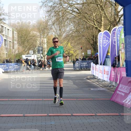 12.04.2026 - 45. Internationalen Wilhelmsburger Insellauf Strokosch-Dieckow http://msf.ph/oto/9451665 12.04.2026 10:16:49 Ziel 2487 meine-sportfotos.de