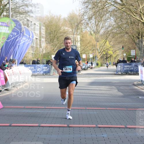 12.04.2026 - 45. Internationalen Wilhelmsburger Insellauf Strokosch-Dieckow http://msf.ph/oto/9451671 12.04.2026 10:17:01 Ziel 5676 meine-sportfotos.de
