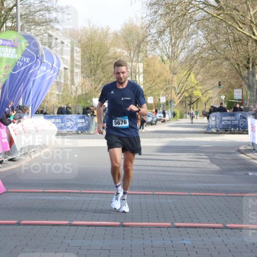 12.04.2026 - 45. Internationalen Wilhelmsburger Insellauf Strokosch-Dieckow http://msf.ph/oto/9451673 12.04.2026 10:17:01 Ziel 5676 meine-sportfotos.de