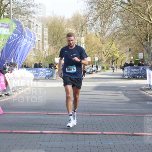 12.04.2026 - 45. Internationalen Wilhelmsburger Insellauf Strokosch-Dieckow http://msf.ph/oto/9451674 12.04.2026 10:17:01 Ziel 5676 meine-sportfotos.de