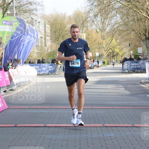 12.04.2026 - 45. Internationalen Wilhelmsburger Insellauf Strokosch-Dieckow http://msf.ph/oto/9451676 12.04.2026 10:17:02 Ziel 5676 meine-sportfotos.de