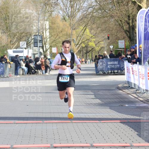 12.04.2026 - 45. Internationalen Wilhelmsburger Insellauf Strokosch-Dieckow http://msf.ph/oto/9451684 12.04.2026 10:17:23 Ziel 3372 meine-sportfotos.de
