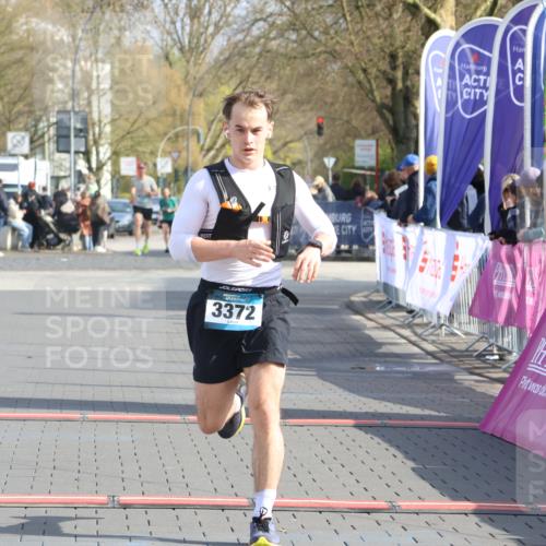 12.04.2026 - 45. Internationalen Wilhelmsburger Insellauf Strokosch-Dieckow http://msf.ph/oto/9451694 12.04.2026 10:17:24 Ziel 3372 meine-sportfotos.de