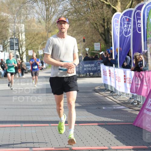 12.04.2026 - 45. Internationalen Wilhelmsburger Insellauf Strokosch-Dieckow http://msf.ph/oto/9451700 12.04.2026 10:17:34 Ziel 3401 meine-sportfotos.de