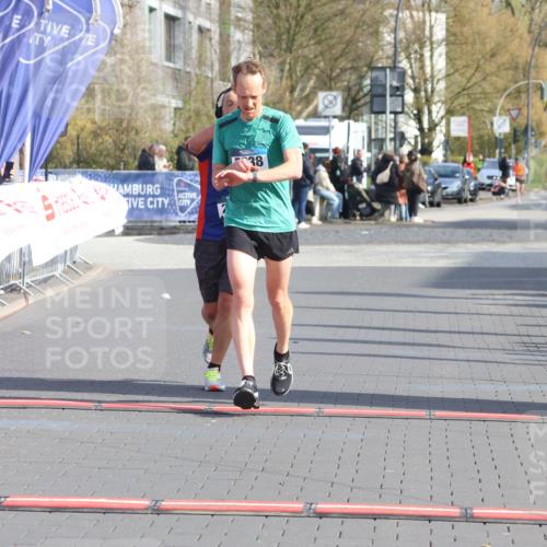 12.04.2026 - 45. Internationalen Wilhelmsburger Insellauf Strokosch-Dieckow http://msf.ph/oto/9451707 12.04.2026 10:17:40 Ziel 5838, 2819 meine-sportfotos.de