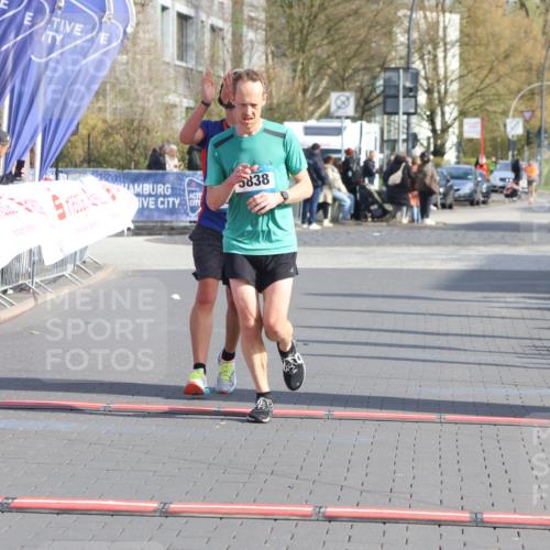 12.04.2026 - 45. Internationalen Wilhelmsburger Insellauf Strokosch-Dieckow http://msf.ph/oto/9451710 12.04.2026 10:17:41 Ziel 5838, 2819 meine-sportfotos.de