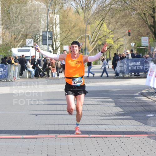 12.04.2026 - 45. Internationalen Wilhelmsburger Insellauf Strokosch-Dieckow http://msf.ph/oto/9451730 12.04.2026 10:18:03 Ziel 2866 meine-sportfotos.de