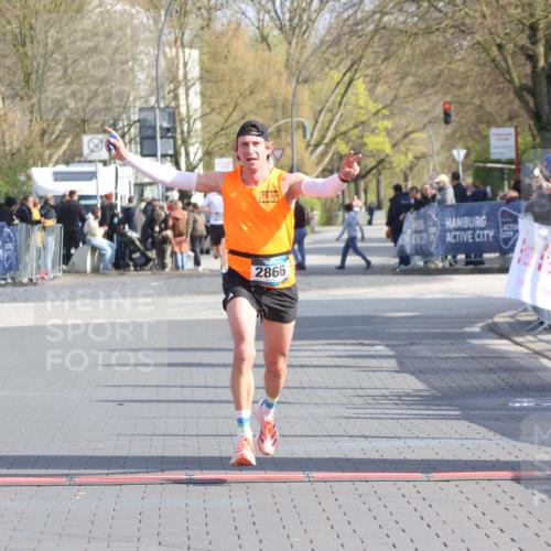 12.04.2026 - 45. Internationalen Wilhelmsburger Insellauf Strokosch-Dieckow http://msf.ph/oto/9451732 12.04.2026 10:18:03 Ziel 2866 meine-sportfotos.de