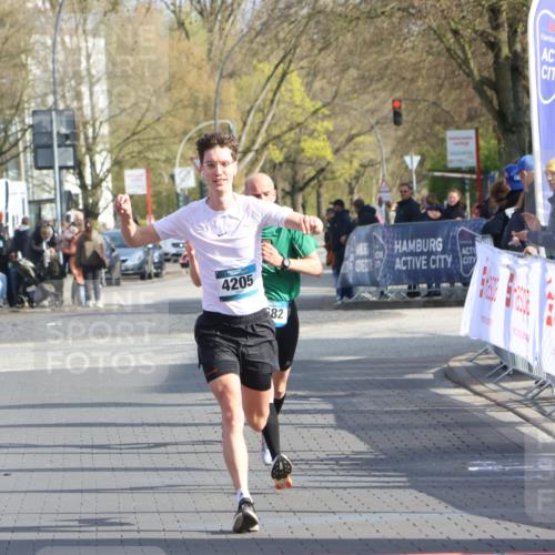 12.04.2026 - 45. Internationalen Wilhelmsburger Insellauf Strokosch-Dieckow http://msf.ph/oto/9451747 12.04.2026 10:18:11 Ziel 4205, 3682, 4475 meine-sportfotos.de