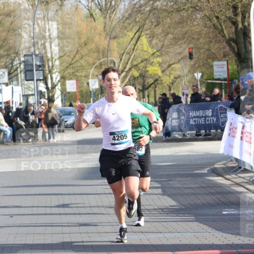 12.04.2026 - 45. Internationalen Wilhelmsburger Insellauf Strokosch-Dieckow http://msf.ph/oto/9451749 12.04.2026 10:18:11 Ziel 4205, 3682, 4475 meine-sportfotos.de