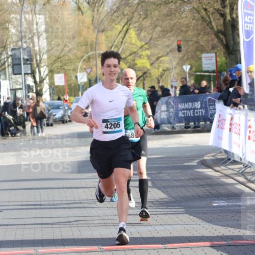 12.04.2026 - 45. Internationalen Wilhelmsburger Insellauf Strokosch-Dieckow http://msf.ph/oto/9451752 12.04.2026 10:18:11 Ziel 4205, 3682, 4475 meine-sportfotos.de