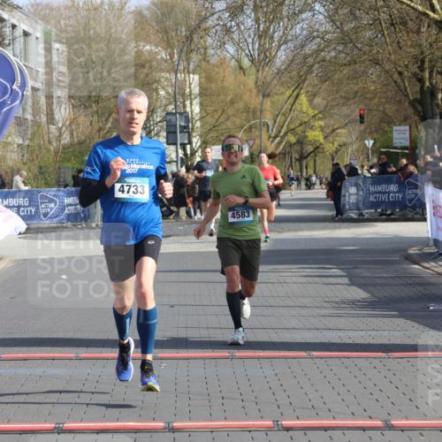 12.04.2026 - 45. Internationalen Wilhelmsburger Insellauf Strokosch-Dieckow http://msf.ph/oto/9451784 12.04.2026 10:19:03 Ziel 4733, 4583 meine-sportfotos.de