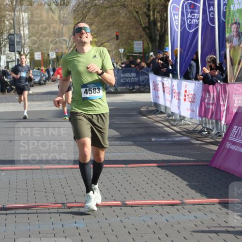 12.04.2026 - 45. Internationalen Wilhelmsburger Insellauf Strokosch-Dieckow http://msf.ph/oto/9451795 12.04.2026 10:19:05 Ziel 4733, 4583 meine-sportfotos.de