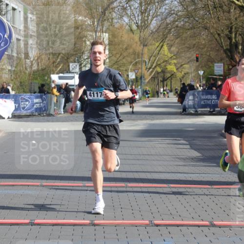 12.04.2026 - 45. Internationalen Wilhelmsburger Insellauf Strokosch-Dieckow http://msf.ph/oto/9451801 12.04.2026 10:19:10 Ziel 4117, 3644 meine-sportfotos.de