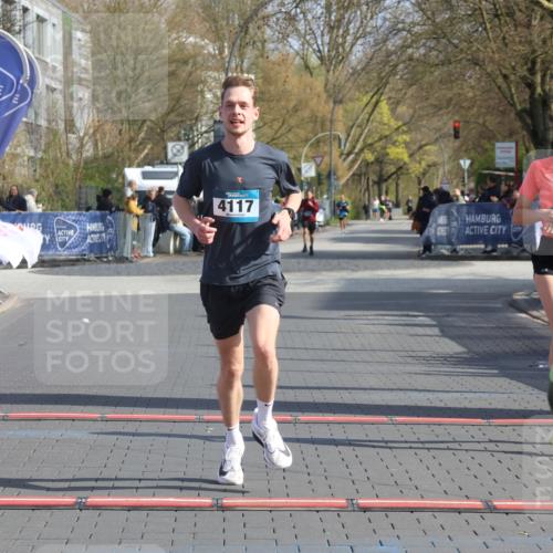 12.04.2026 - 45. Internationalen Wilhelmsburger Insellauf Strokosch-Dieckow http://msf.ph/oto/9451803 12.04.2026 10:19:10 Ziel 4117, 3644 meine-sportfotos.de