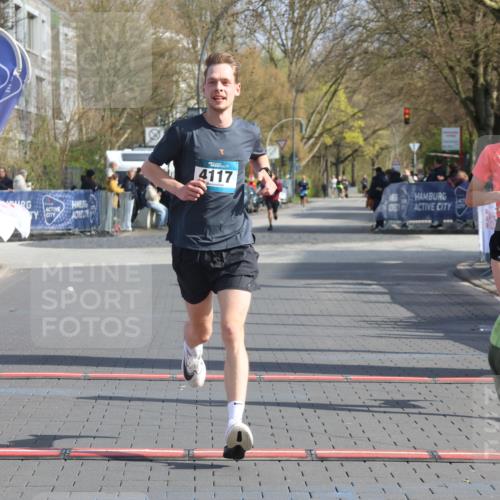 12.04.2026 - 45. Internationalen Wilhelmsburger Insellauf Strokosch-Dieckow http://msf.ph/oto/9451805 12.04.2026 10:19:10 Ziel 4117, 3644 meine-sportfotos.de