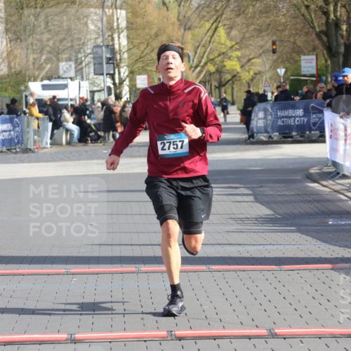 12.04.2026 - 45. Internationalen Wilhelmsburger Insellauf Strokosch-Dieckow http://msf.ph/oto/9451811 12.04.2026 10:19:23 Ziel 2757 meine-sportfotos.de
