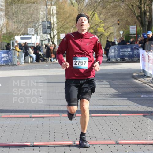 12.04.2026 - 45. Internationalen Wilhelmsburger Insellauf Strokosch-Dieckow http://msf.ph/oto/9451817 12.04.2026 10:19:24 Ziel 2757 meine-sportfotos.de