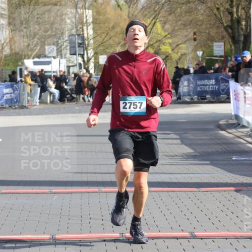 12.04.2026 - 45. Internationalen Wilhelmsburger Insellauf Strokosch-Dieckow http://msf.ph/oto/9451818 12.04.2026 10:19:24 Ziel 2757 meine-sportfotos.de