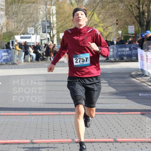 12.04.2026 - 45. Internationalen Wilhelmsburger Insellauf Strokosch-Dieckow http://msf.ph/oto/9451822 12.04.2026 10:19:24 Ziel 2757 meine-sportfotos.de