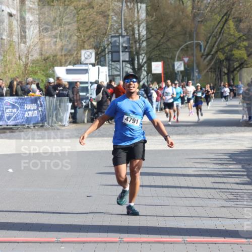 12.04.2026 - 45. Internationalen Wilhelmsburger Insellauf Strokosch-Dieckow http://msf.ph/oto/9451838 12.04.2026 10:32:15 Ziel 4791 meine-sportfotos.de