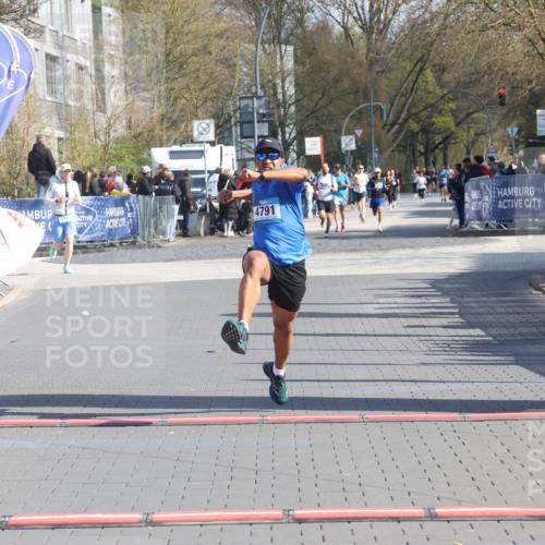 12.04.2026 - 45. Internationalen Wilhelmsburger Insellauf Strokosch-Dieckow http://msf.ph/oto/9451857 12.04.2026 10:32:16 Ziel 4791 meine-sportfotos.de