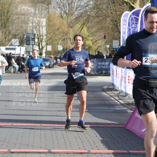 12.04.2026 - 45. Internationalen Wilhelmsburger Insellauf Strokosch-Dieckow http://msf.ph/oto/9451863 12.04.2026 10:19:46 Ziel 2671, 2549, 3289, 5456, 2789 meine-sportfotos.de