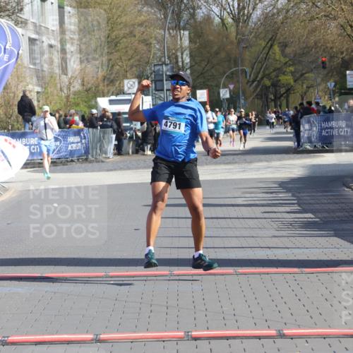 12.04.2026 - 45. Internationalen Wilhelmsburger Insellauf Strokosch-Dieckow http://msf.ph/oto/9451865 12.04.2026 10:32:16 Ziel 4791 meine-sportfotos.de