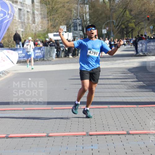 12.04.2026 - 45. Internationalen Wilhelmsburger Insellauf Strokosch-Dieckow http://msf.ph/oto/9451875 12.04.2026 10:32:17 Ziel 4791 meine-sportfotos.de