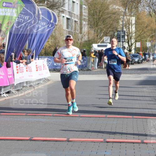 12.04.2026 - 45. Internationalen Wilhelmsburger Insellauf Strokosch-Dieckow http://msf.ph/oto/9451876 12.04.2026 10:19:48 Ziel 2671, 2549, 3289, 5456, 2789 meine-sportfotos.de