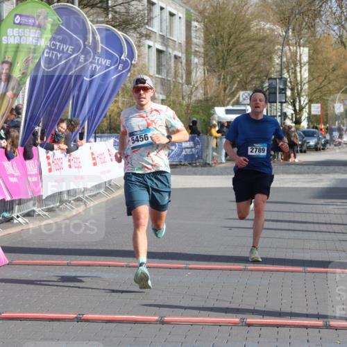 12.04.2026 - 45. Internationalen Wilhelmsburger Insellauf Strokosch-Dieckow http://msf.ph/oto/9451878 12.04.2026 10:19:48 Ziel 2671, 2549, 3289, 5456, 2789 meine-sportfotos.de