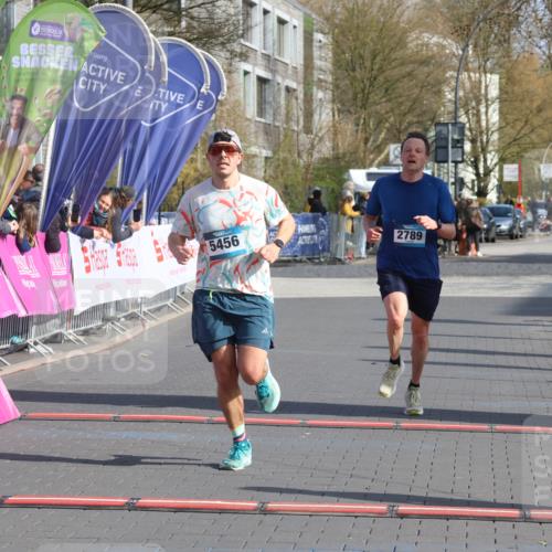 12.04.2026 - 45. Internationalen Wilhelmsburger Insellauf Strokosch-Dieckow http://msf.ph/oto/9451882 12.04.2026 10:19:48 Ziel 2671, 2549, 3289, 5456, 2789 meine-sportfotos.de