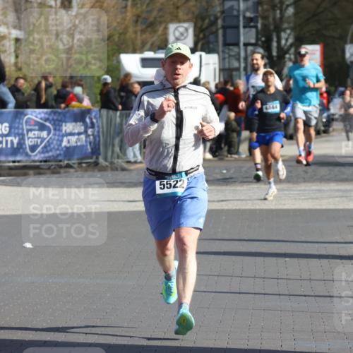 12.04.2026 - 45. Internationalen Wilhelmsburger Insellauf Strokosch-Dieckow http://msf.ph/oto/9451886 12.04.2026 10:32:22 Ziel 5522 meine-sportfotos.de