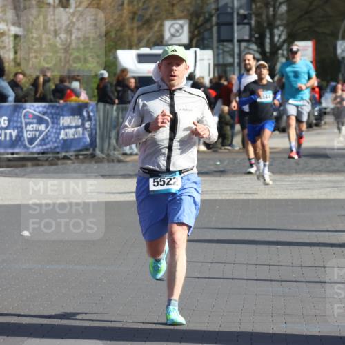 12.04.2026 - 45. Internationalen Wilhelmsburger Insellauf Strokosch-Dieckow http://msf.ph/oto/9451888 12.04.2026 10:32:22 Ziel 5522 meine-sportfotos.de