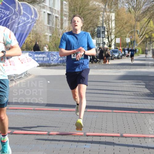 12.04.2026 - 45. Internationalen Wilhelmsburger Insellauf Strokosch-Dieckow http://msf.ph/oto/9451889 12.04.2026 10:19:49 Ziel 2671, 2549, 3289, 5456, 2789 meine-sportfotos.de