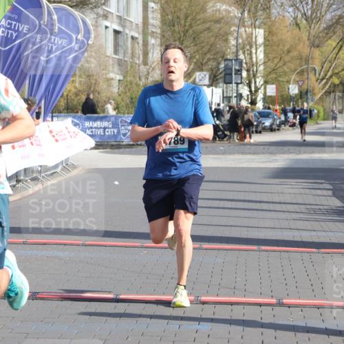12.04.2026 - 45. Internationalen Wilhelmsburger Insellauf Strokosch-Dieckow http://msf.ph/oto/9451892 12.04.2026 10:19:49 Ziel 2671, 2549, 3289, 5456, 2789 meine-sportfotos.de