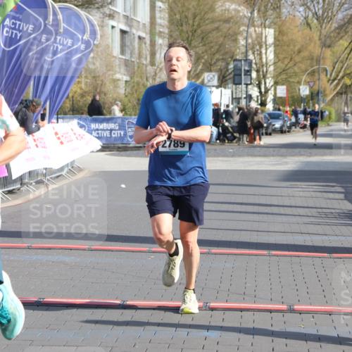 12.04.2026 - 45. Internationalen Wilhelmsburger Insellauf Strokosch-Dieckow http://msf.ph/oto/9451894 12.04.2026 10:19:50 Ziel 3289, 5456, 2789 meine-sportfotos.de
