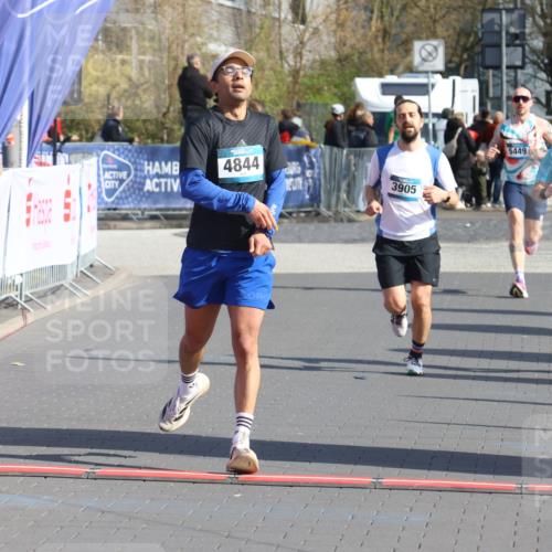 12.04.2026 - 45. Internationalen Wilhelmsburger Insellauf Strokosch-Dieckow http://msf.ph/oto/9451897 12.04.2026 10:32:28 Ziel 5522, 4844, 3666, 3905 meine-sportfotos.de