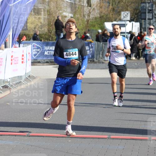 12.04.2026 - 45. Internationalen Wilhelmsburger Insellauf Strokosch-Dieckow http://msf.ph/oto/9451901 12.04.2026 10:32:28 Ziel 5522, 4844, 3666, 3905 meine-sportfotos.de