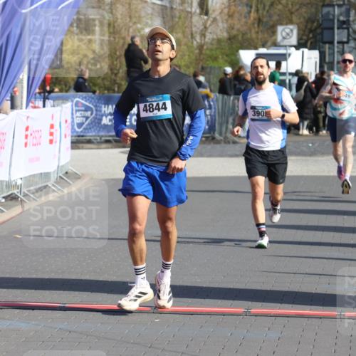 12.04.2026 - 45. Internationalen Wilhelmsburger Insellauf Strokosch-Dieckow http://msf.ph/oto/9451905 12.04.2026 10:32:28 Ziel 5522, 4844, 3666, 3905 meine-sportfotos.de