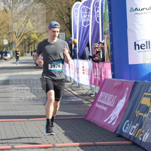 12.04.2026 - 45. Internationalen Wilhelmsburger Insellauf Strokosch-Dieckow http://msf.ph/oto/9451929 12.04.2026 10:20:12 Ziel 3976 meine-sportfotos.de