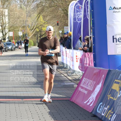12.04.2026 - 45. Internationalen Wilhelmsburger Insellauf Strokosch-Dieckow http://msf.ph/oto/9451946 12.04.2026 10:20:19 Ziel 4162 meine-sportfotos.de