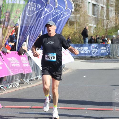 12.04.2026 - 45. Internationalen Wilhelmsburger Insellauf Strokosch-Dieckow http://msf.ph/oto/9451961 12.04.2026 10:32:52 Ziel 3675, 3876, 3506, 4370 meine-sportfotos.de