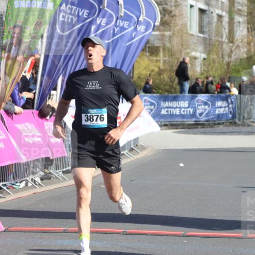12.04.2026 - 45. Internationalen Wilhelmsburger Insellauf Strokosch-Dieckow http://msf.ph/oto/9451966 12.04.2026 10:32:52 Ziel 3675, 3876, 3506, 4370 meine-sportfotos.de