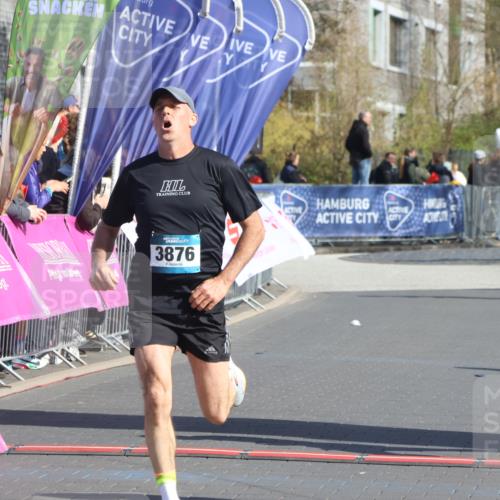 12.04.2026 - 45. Internationalen Wilhelmsburger Insellauf Strokosch-Dieckow http://msf.ph/oto/9451968 12.04.2026 10:32:52 Ziel 3675, 3876, 3506, 4370 meine-sportfotos.de