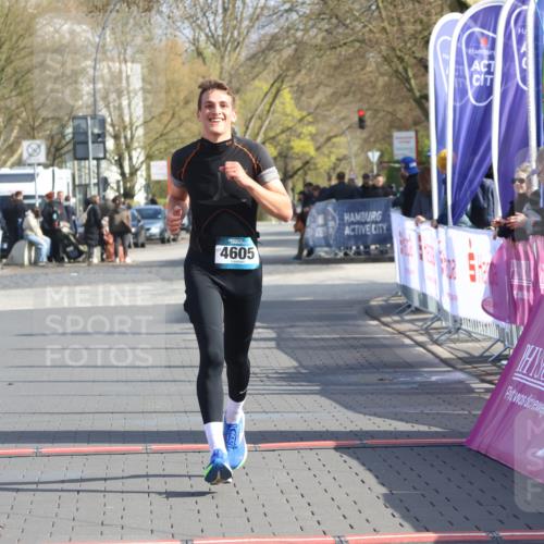 12.04.2026 - 45. Internationalen Wilhelmsburger Insellauf Strokosch-Dieckow http://msf.ph/oto/9451971 12.04.2026 10:20:33 Ziel 4605 meine-sportfotos.de