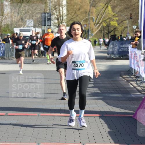 12.04.2026 - 45. Internationalen Wilhelmsburger Insellauf Strokosch-Dieckow http://msf.ph/oto/9451981 12.04.2026 10:32:55 Ziel 3675, 3876, 3506, 4370, 3983, 3114 meine-sportfotos.de