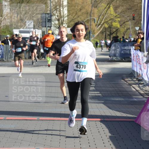 12.04.2026 - 45. Internationalen Wilhelmsburger Insellauf Strokosch-Dieckow http://msf.ph/oto/9451983 12.04.2026 10:32:55 Ziel 3675, 3876, 3506, 4370, 3983, 3114 meine-sportfotos.de